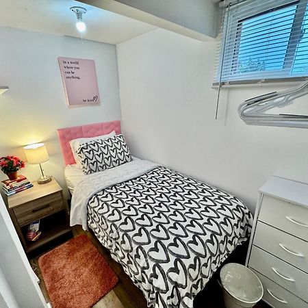 Tiny Private Room On The 1St Floor With Shared Bathroom Near Seatac Airport And Downtown Сіетл Екстер'єр фото