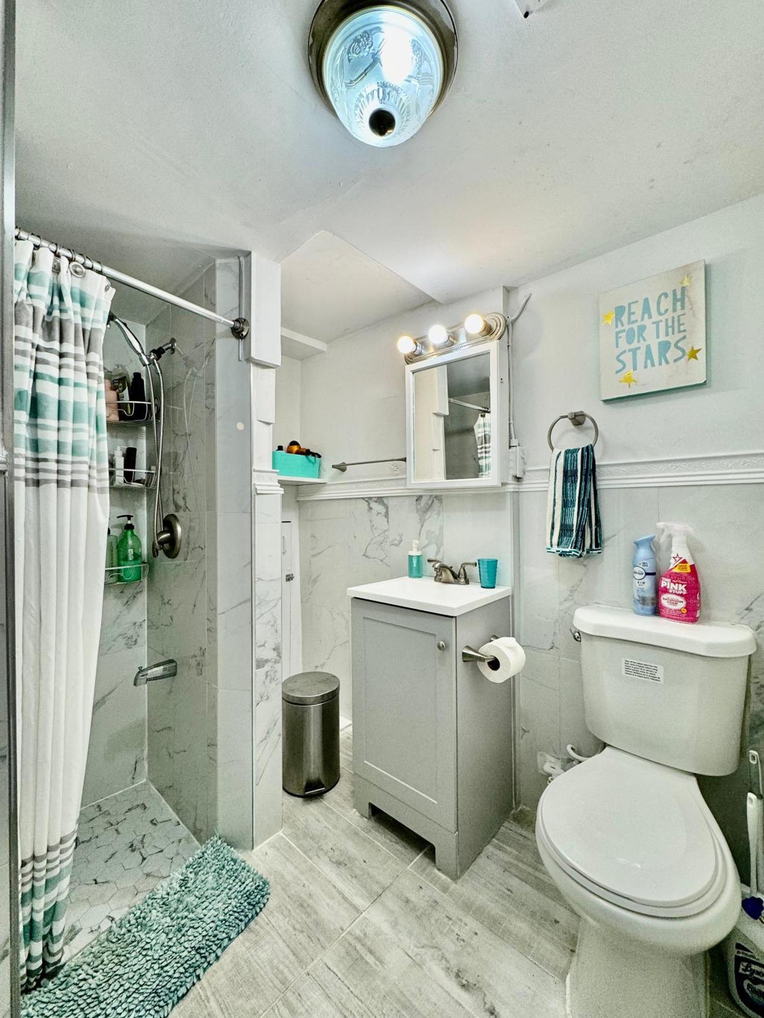 Tiny Private Room On The 1St Floor With Shared Bathroom Near Seatac Airport And Downtown Сіетл Екстер'єр фото