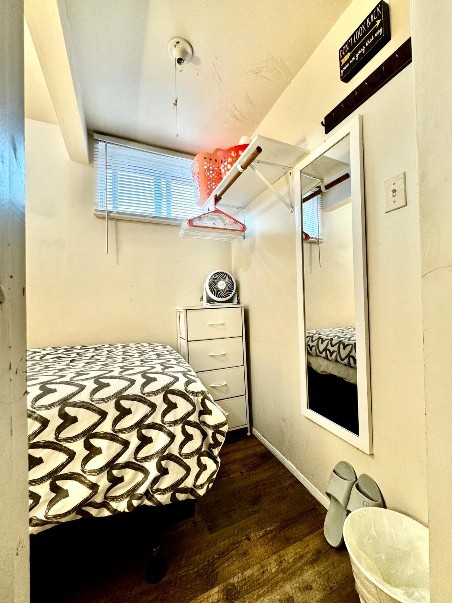 Tiny Private Room On The 1St Floor With Shared Bathroom Near Seatac Airport And Downtown Сіетл Екстер'єр фото