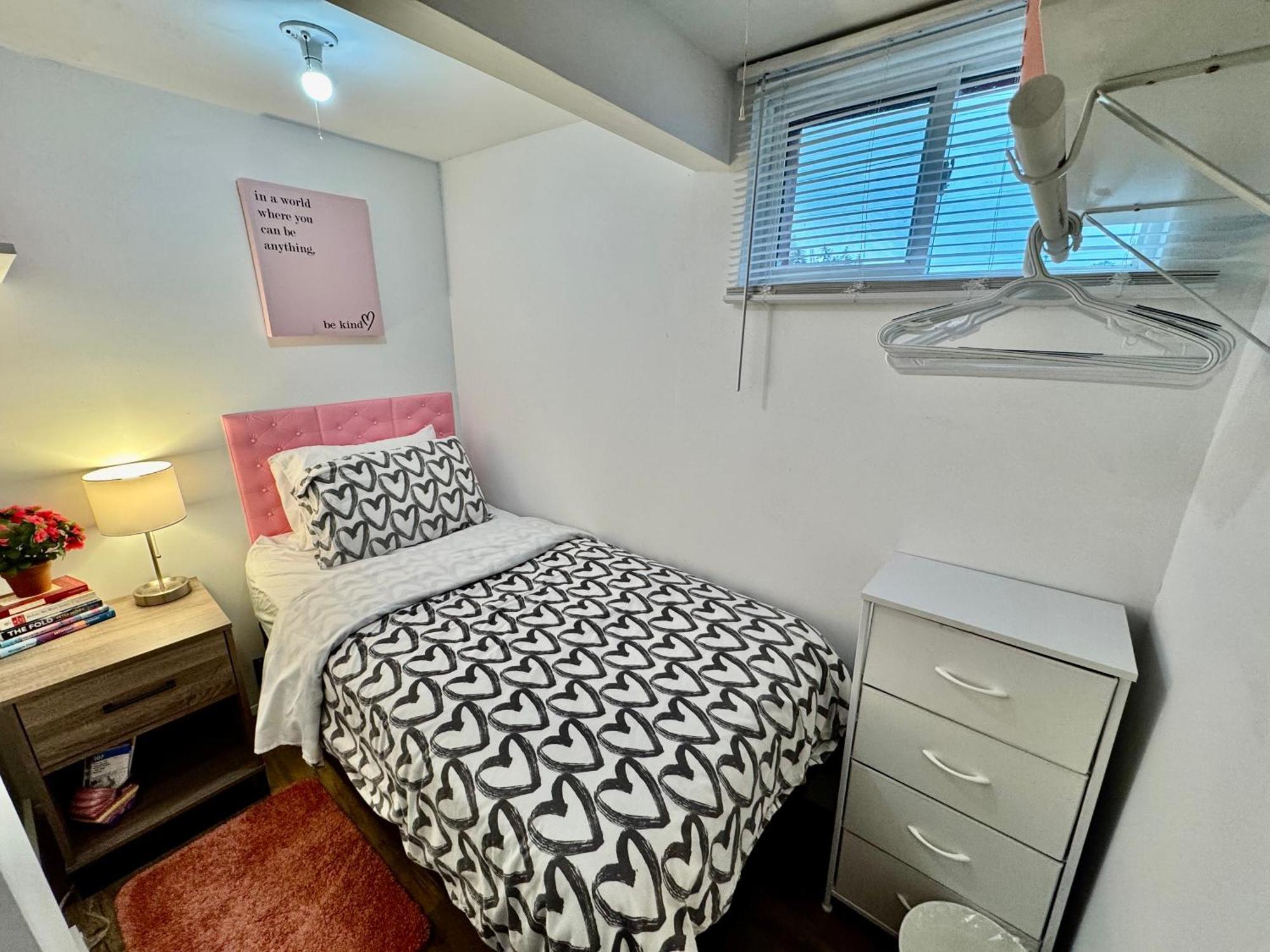 Tiny Private Room On The 1St Floor With Shared Bathroom Near Seatac Airport And Downtown Сіетл Екстер'єр фото